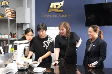 Đại diện nhà tuyển Úc tham quan AZ